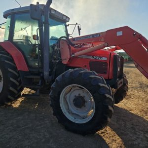 2001 MF 6270 with front loader, under 6000 hours