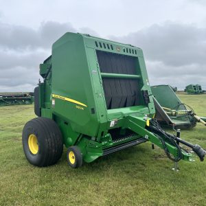 John Deere 560M Round Baler
