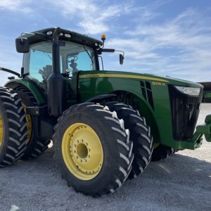 John Deere 8335R