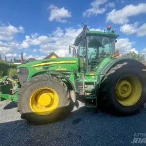 John Deere 7930
